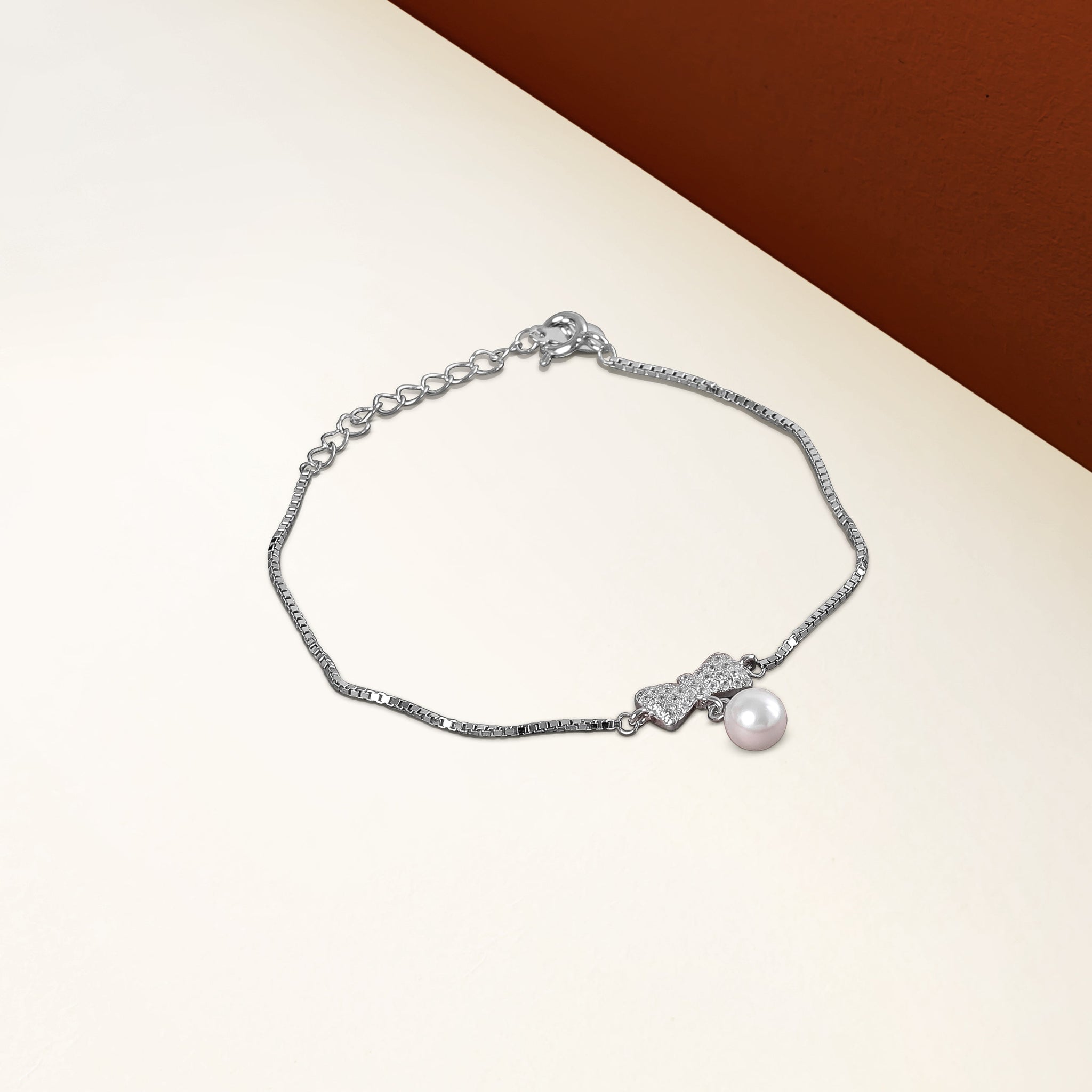 CHIC BOWLET BRACELET - SilverCove