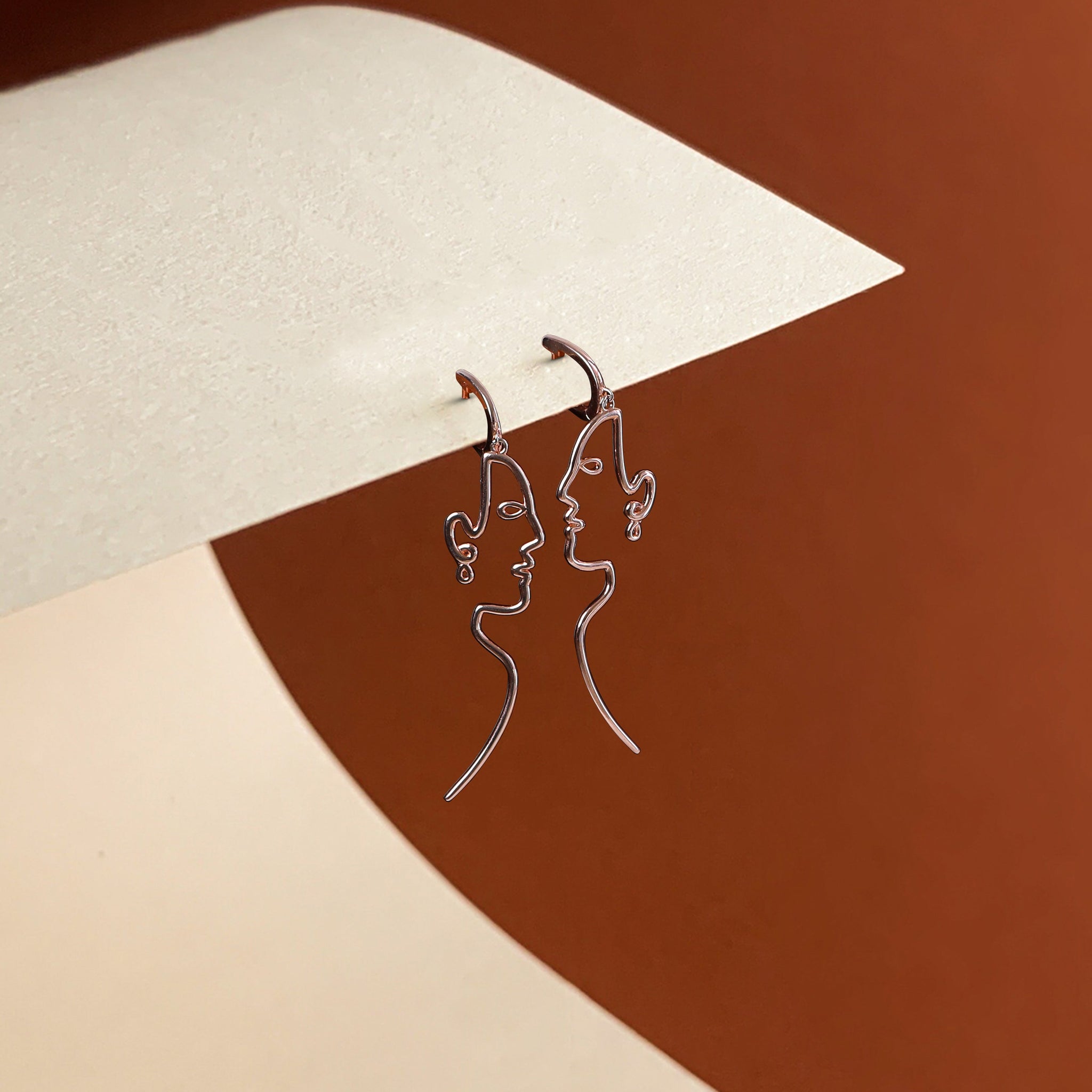 EXPRESSION LOOP EARRING - SilverCove