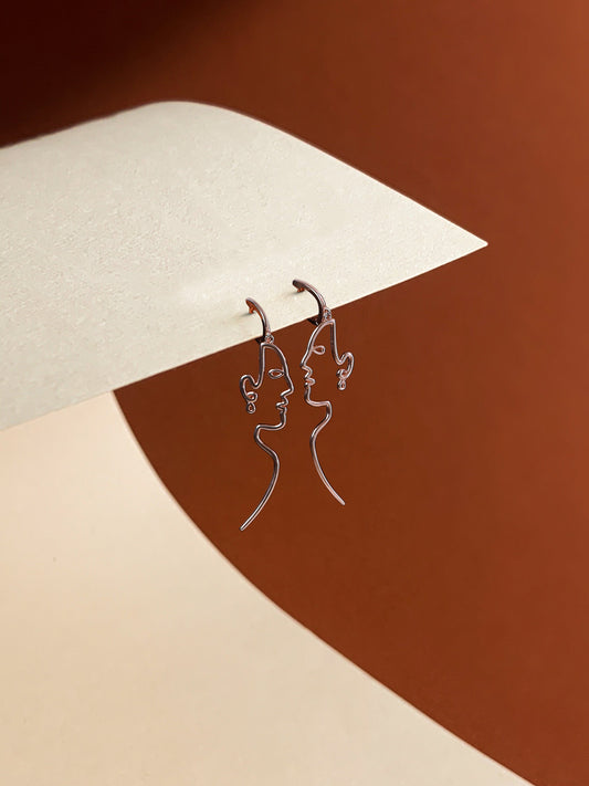 EXPRESSION LOOP EARRING - SilverCove